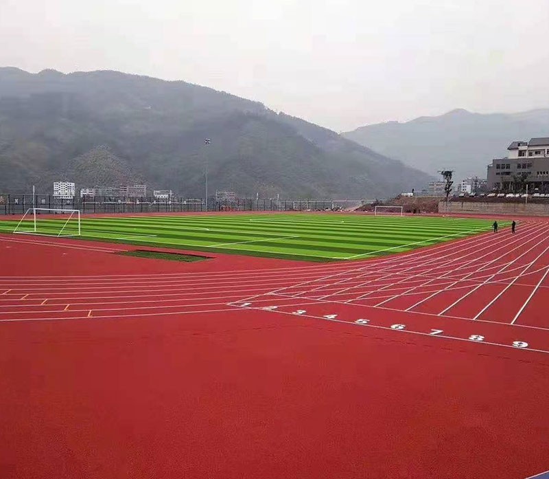 足球場(chǎng)，跑道